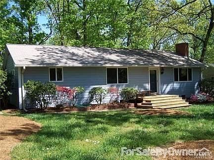 1st image of 1 Essex Ln