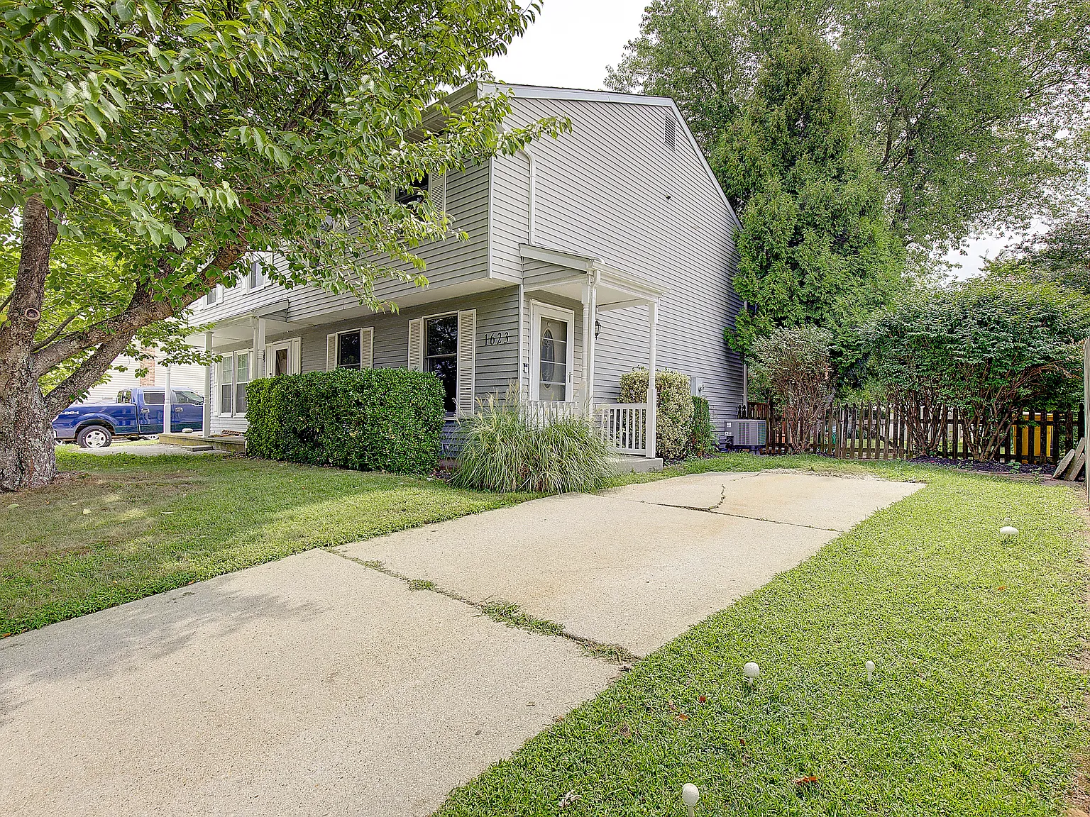 3 bed, 1.5 bath, 1218 sqft, $2,900 — Photo 1