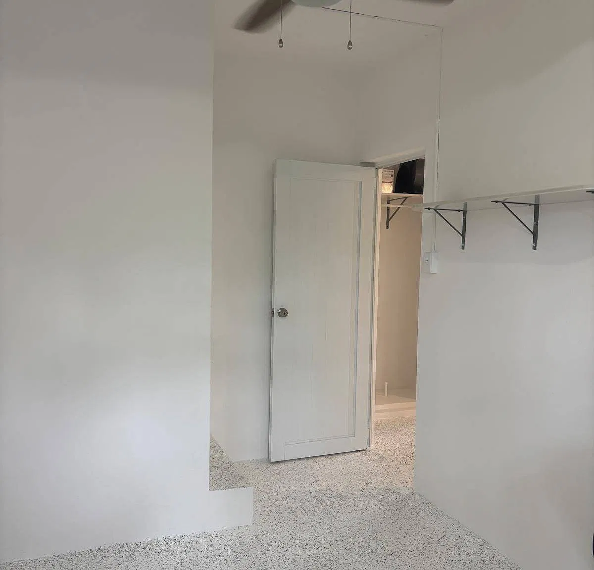 1 bed, 1.0 bath, 350 sqft, $500 — Photo 3