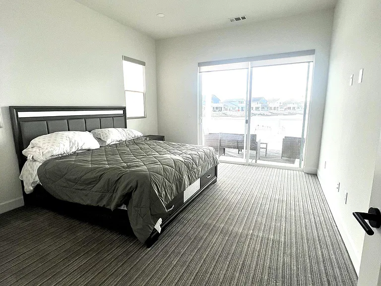 472 Halcyon Pl — Photo 24