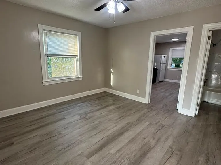 511 Memorial Park Dr — Photo 16