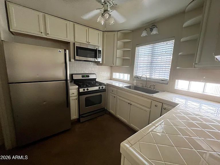 117 N Sawtelle Ave — Photo 8