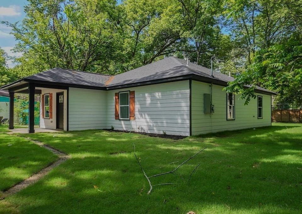 2nd image of 3664 Grey Rd