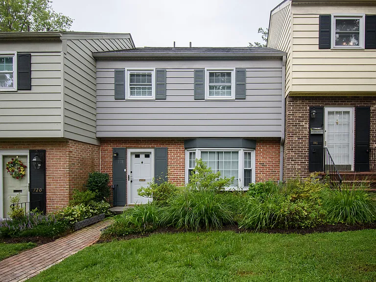 118 Camelot Ct — Photo 10