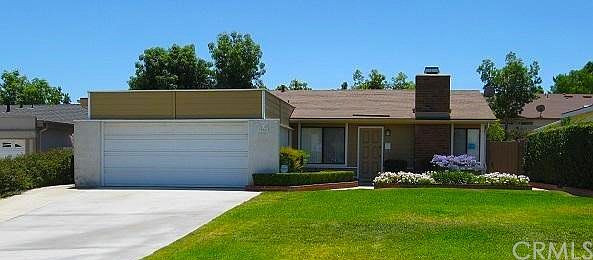 2nd image of 994 Cottonwood Ct