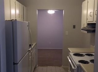 573 Darlington Ln APT 3, Crystal Lake, IL 60014