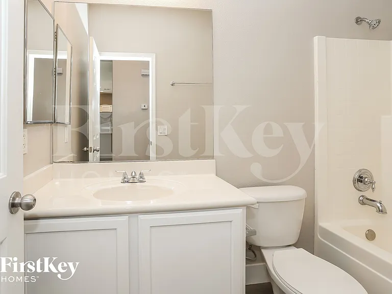 6834 Dovecote Ave — Photo 7