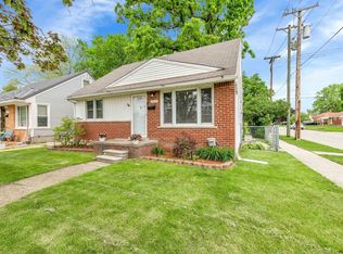 17941 Stephens Dr, Eastpointe, MI 48021