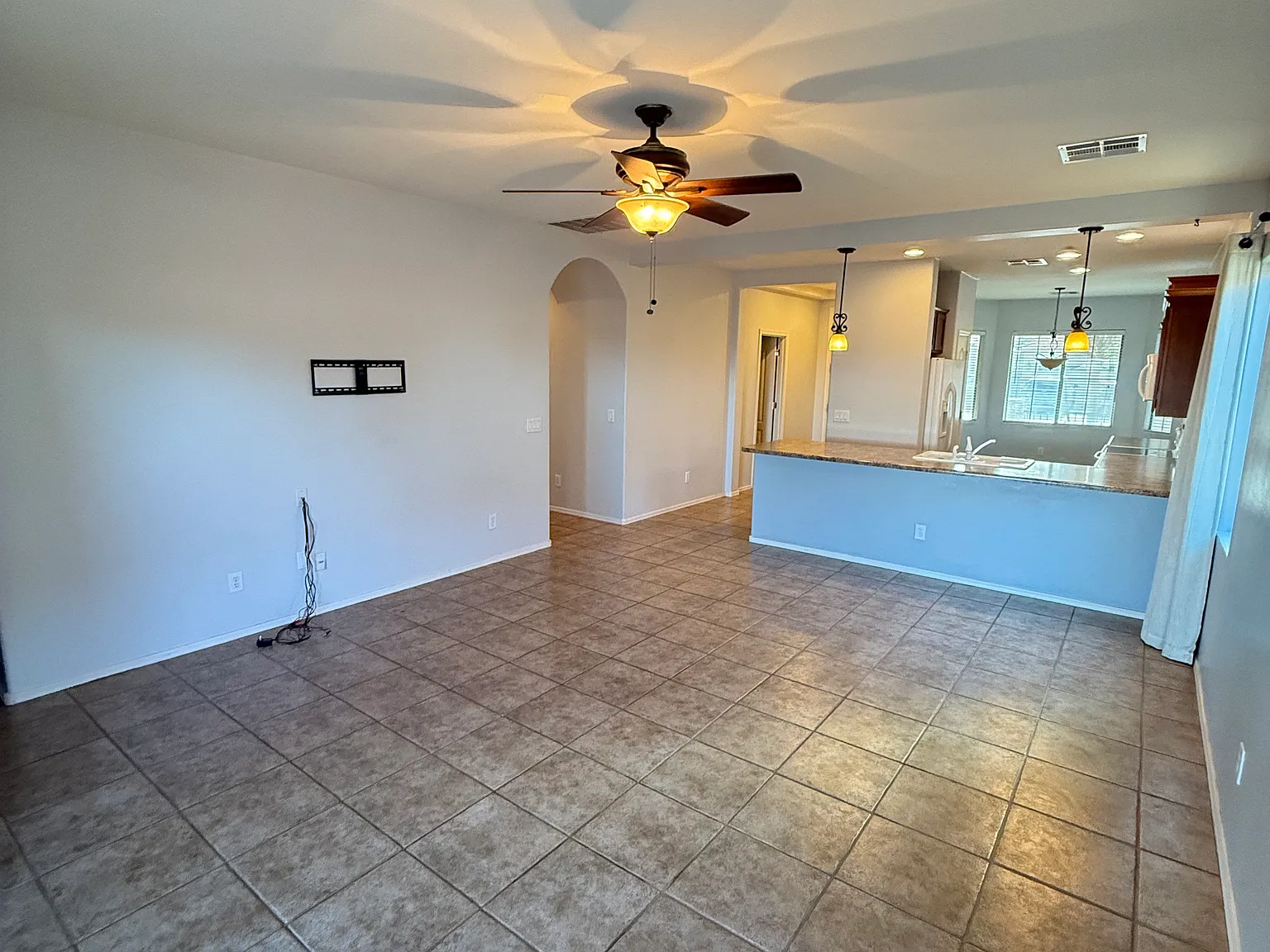 4210 E Alamo St — Photo 3