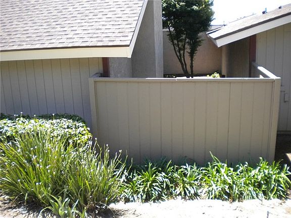 3rd image of 1646 Carmel Cir W