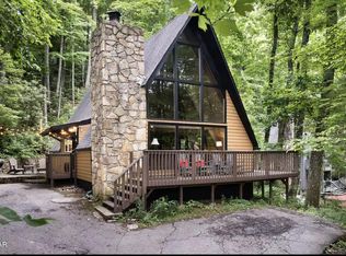 1330 N Baden Dr, Gatlinburg, TN 37738