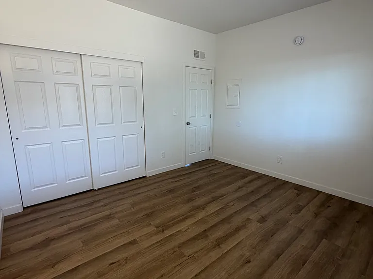 115 E King Rd — Photo 11