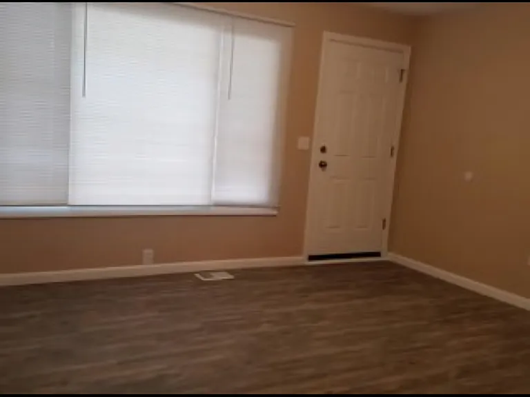 1891 Huntington Cir — Photo 10