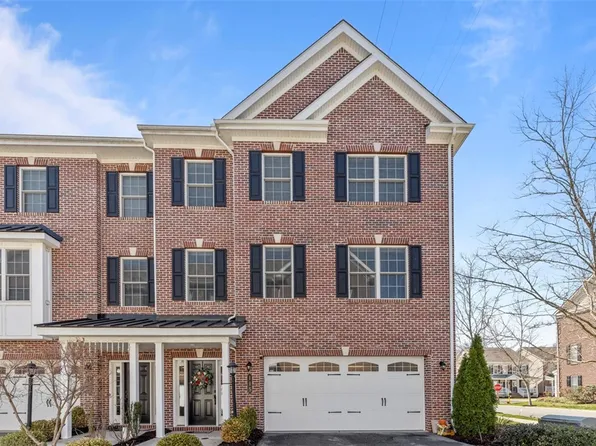115 Chapel Harbor Dr, Pittsburgh, PA 15238