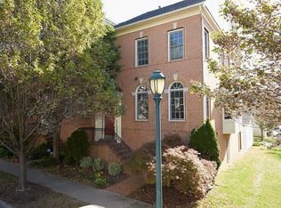 218 Cork Tree Ln, Rockville, MD 20850