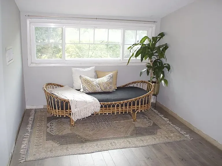617 Boscobel St — Photo 11