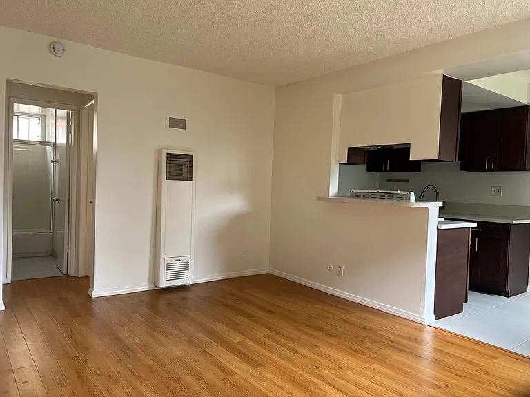 100 E Commonwealth Ave — Photo 1