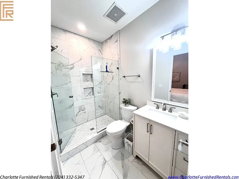 2084 Euclid Ave — Photo 4
