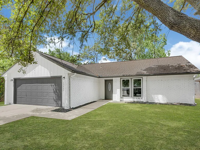 15722 Pagehurst Dr — Photo 4