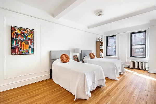 Sold by Compass | media 5