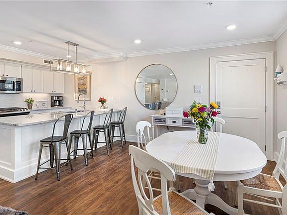 4th image of 20 E Bowery St #2A