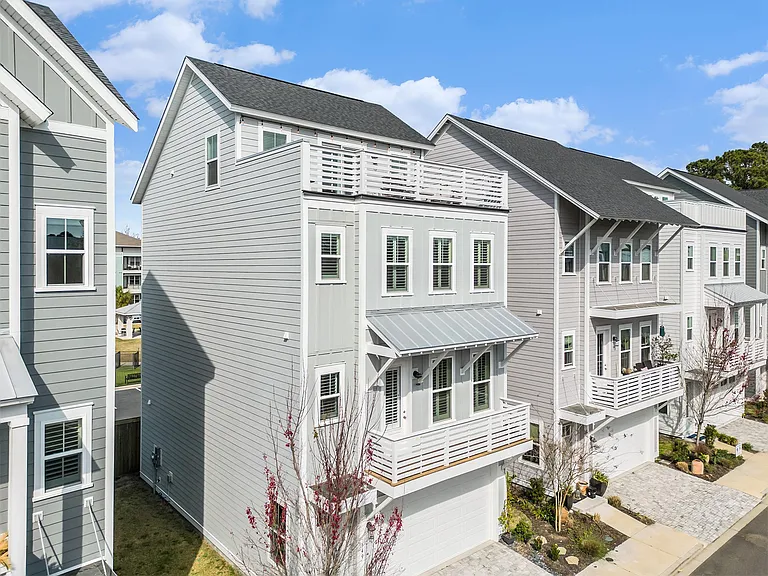 549 Cooper Village Ln — Photo 32