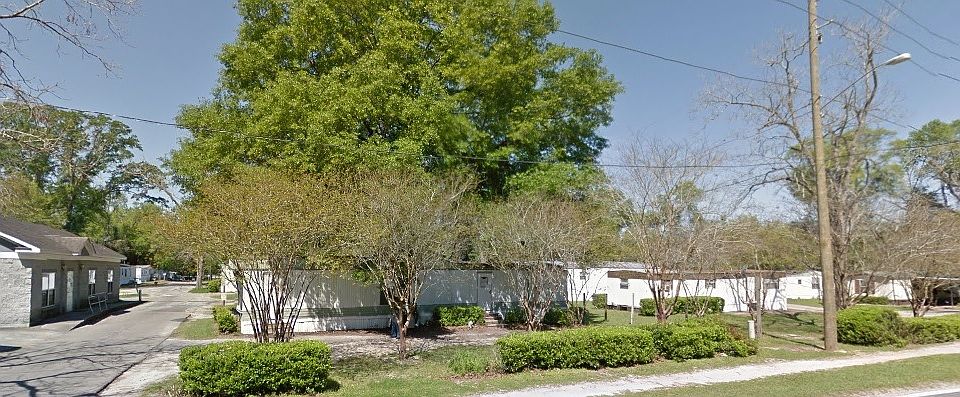 1st image of 3050 Carriage Manor Cir