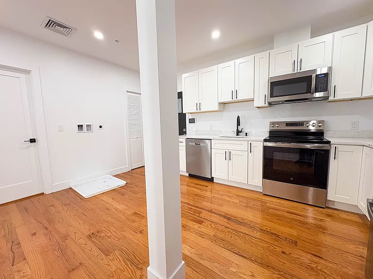 529 Broadway #203 — Photo 3
