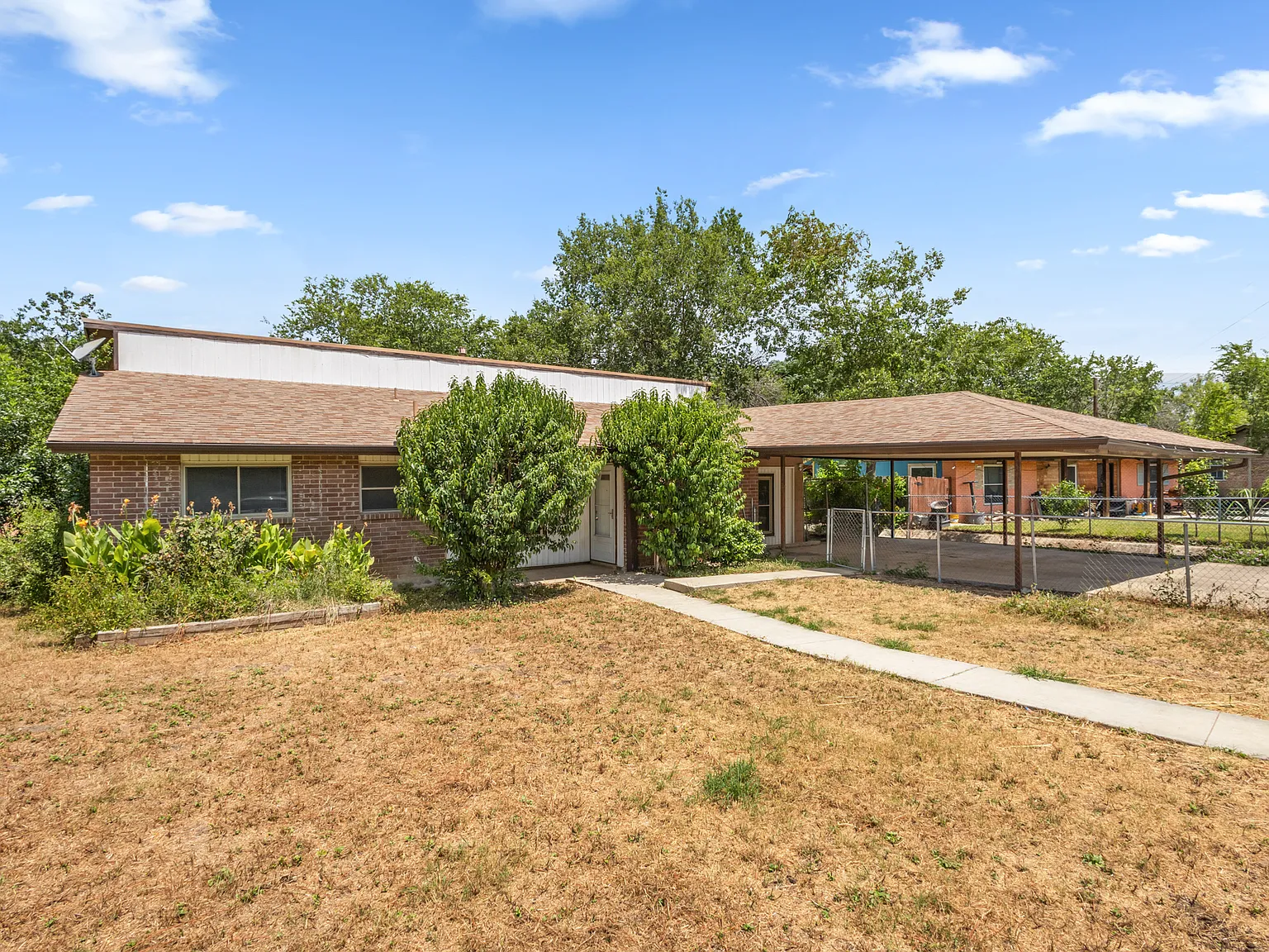 4 bed, 1852 sqft, $1,500 — Photo 1
