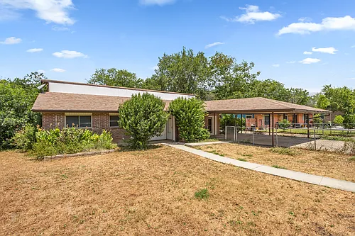 146 Stapleton St Photo 1