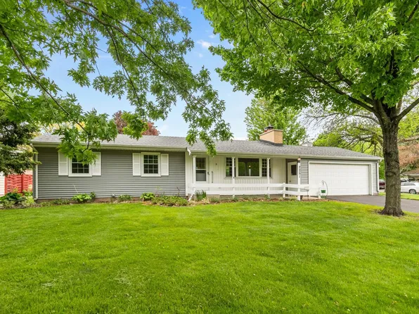 2251 Carlyle Ct, White Bear Lake, MN 55110