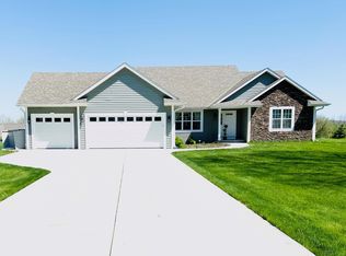 2802 W Plaza Dr, Franklin, WI 53132