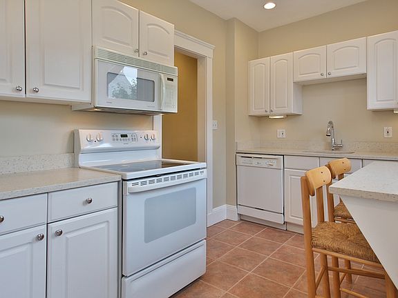 3rd image of 1109 Boylston St #62