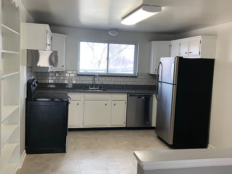 2470 Sheridan Dr #2 — Photo 6
