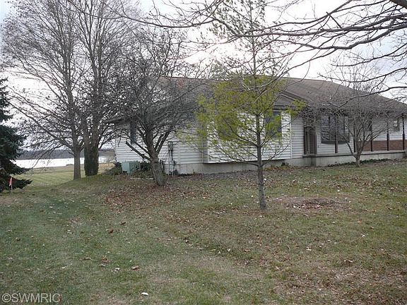 view from street (L)