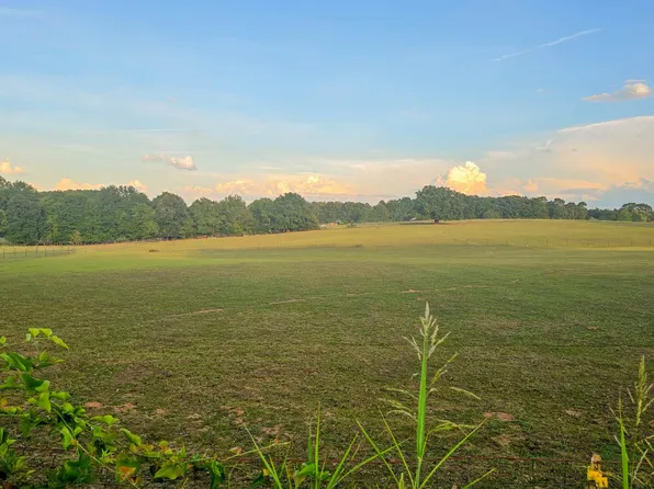 138 Country Oak Rd, Chesnee, SC 29323