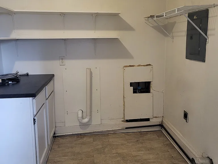 2128 Birch Ave — Photo 9