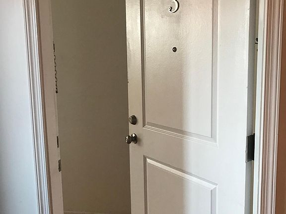 5th image of 105 E Main St #3