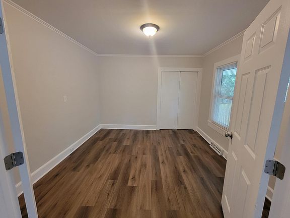 3rd image of 1491 White Oak Ave