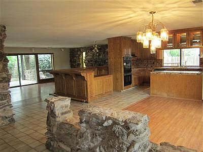 3rd image of 9104 Green Oak Ct