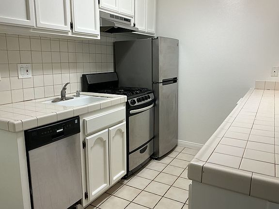 4th image of 17200 Newhope St APT 313