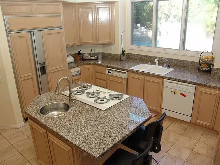 23 Gray Stone Way — Photo 3