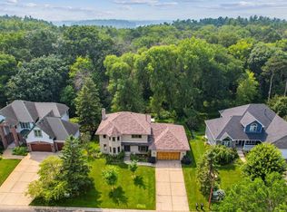 3693 Oak Creek Dr W, Vadnais Heights, MN 55127