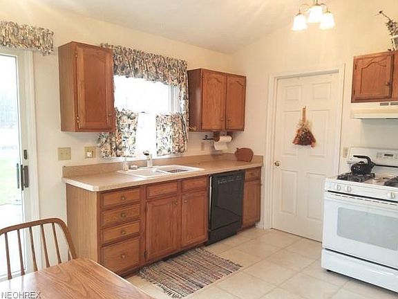 5th image of 2193 Candlewood Dr