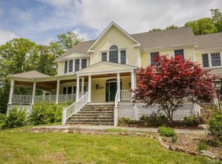 20 Silver Brook Ln, Newtown, CT 06470