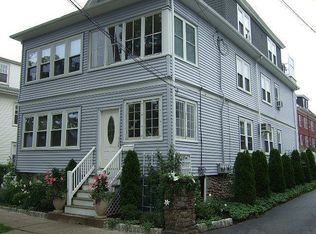 14 Glover St, Salem, MA 01970