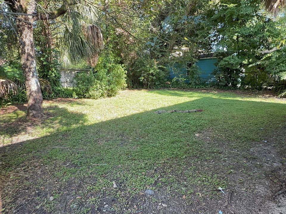 2nd image of 3517 Stuart St