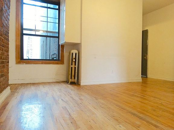 2nd image of 18 Irving Ave APT 3C