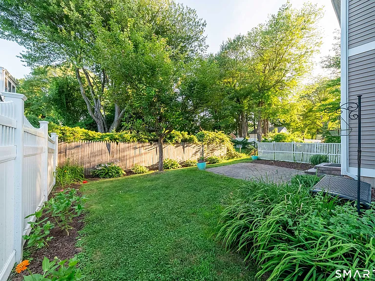 9 Englewood Ave #C — Photo 23