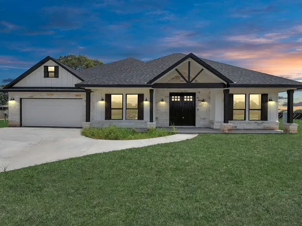 643 Lone Star Trl, Angleton, TX 77515